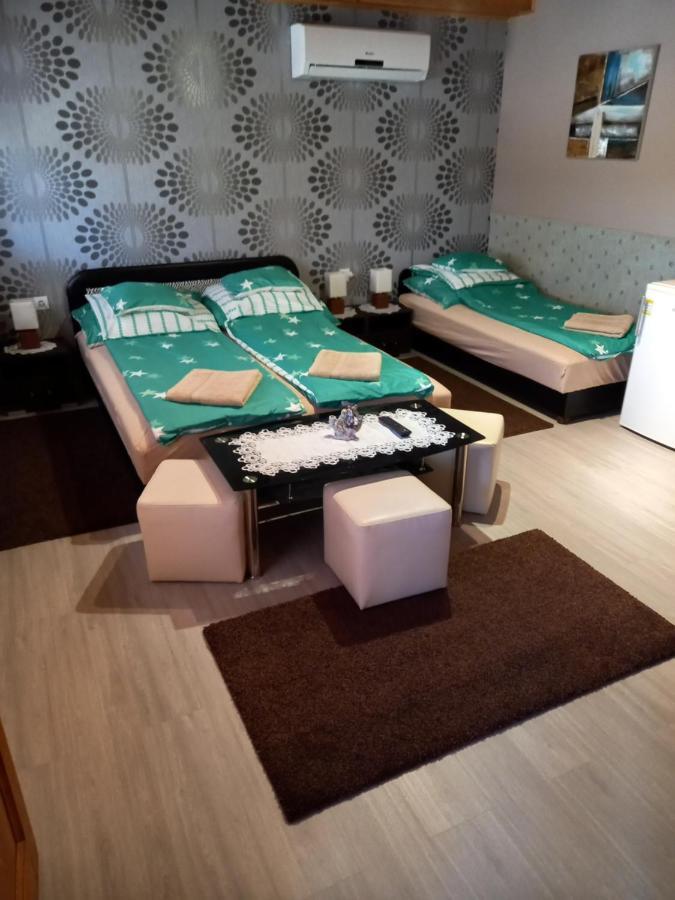 Szerencsecsillag Vendeghaz Hotell Kiskoros Eksteriør bilde